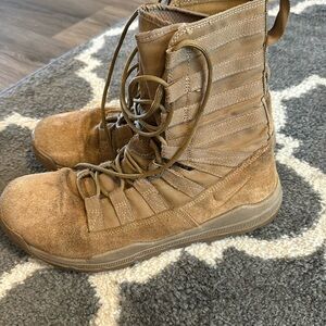 Nike tactical boots